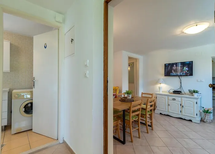 Hrabar Longo Lejlighed *