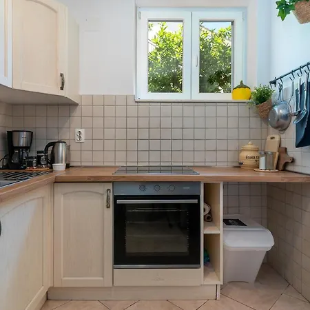 Hrabar Longo * Τρογκίρ