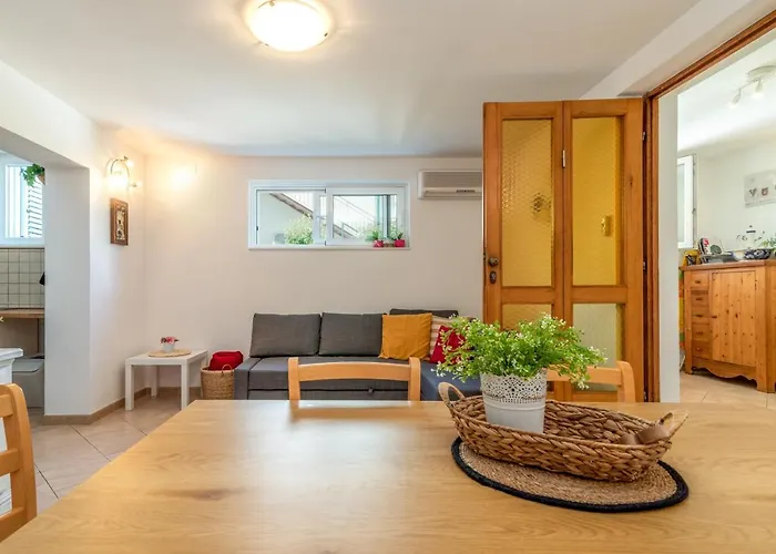 Διαμέρισμα Hrabar Longo *